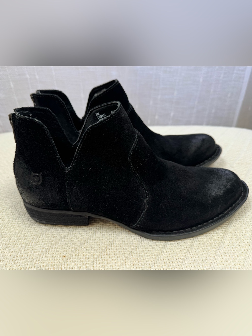 Born Women’s Sz 8 Black Suede Distressed Ankle Booties - Picture 5 of 9